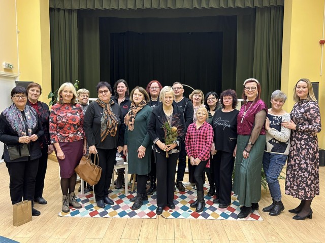 Tikšanās ar rakstnieci Daci Rukšāni  - "Smaržu stāsti"